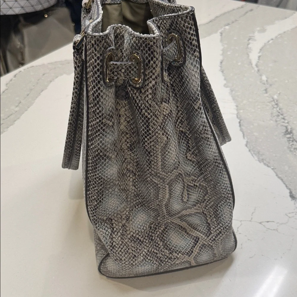 G.I.L.I. Blue Gray Snakeskin Large Tote Never Used - Picture 5 of 8